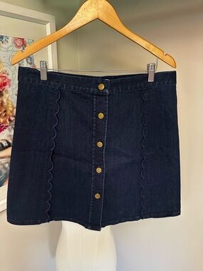 Draper James Dark Indigo Button-Front Scalloped Mini Skirt
